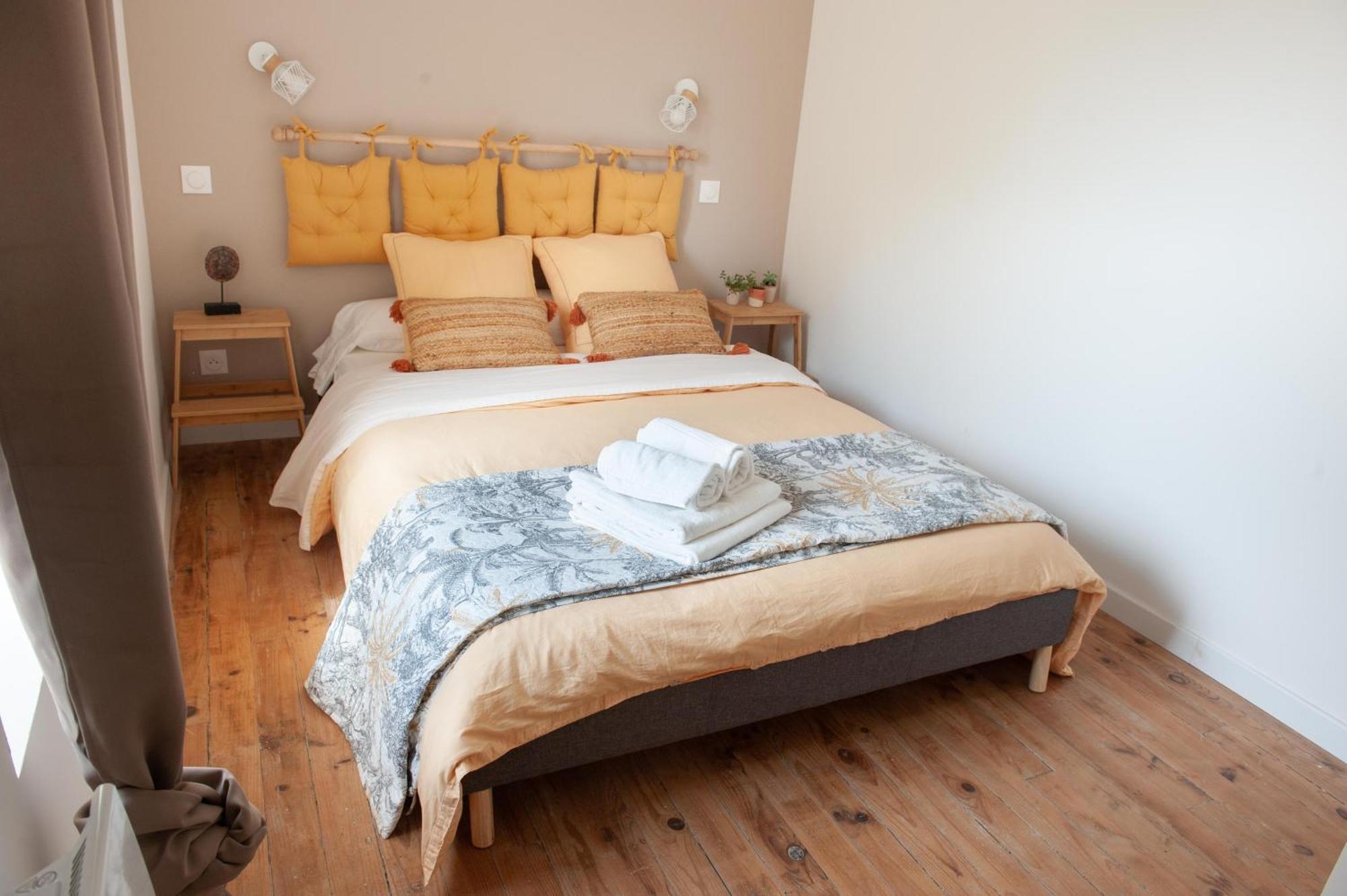 Immeuble De 3 Appartements Avec Cour Interieure เบรสต์ ภายนอก รูปภาพ