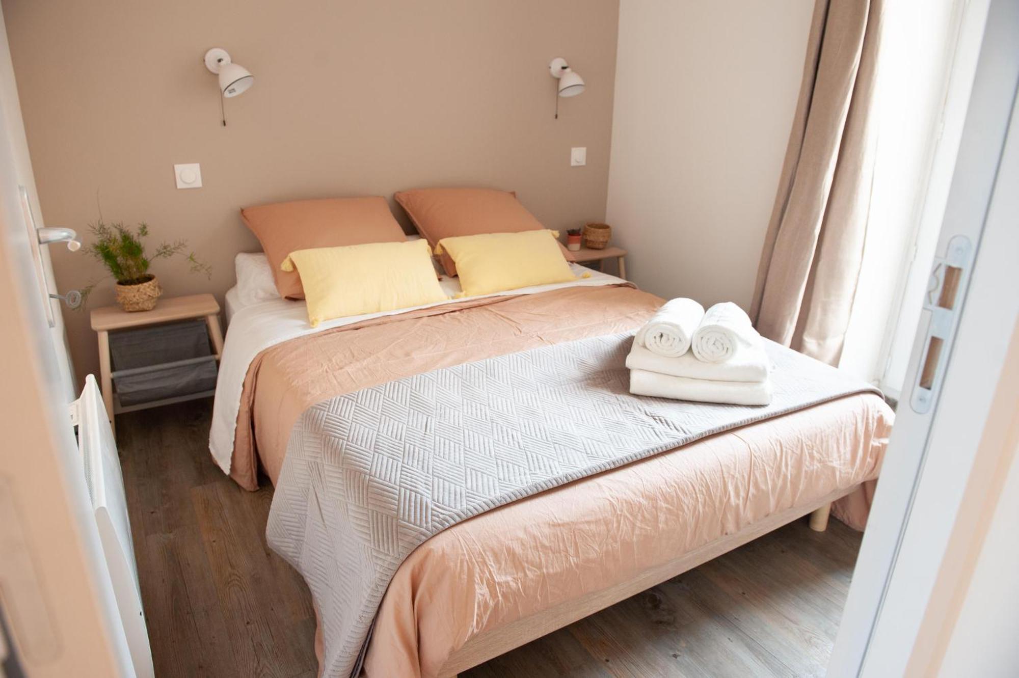 Immeuble De 3 Appartements Avec Cour Interieure เบรสต์ ภายนอก รูปภาพ
